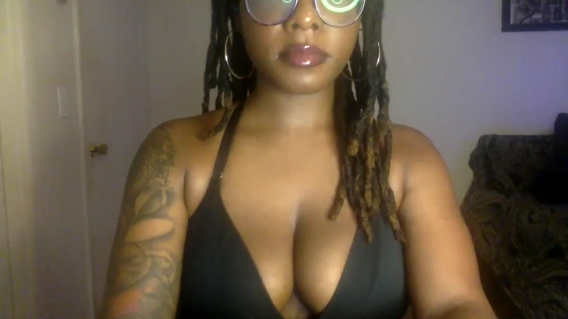 Gallery image thumbnail from warmhoney888's myfreecams stream on, 08/19/2025, 13:32 image 14 of 20
