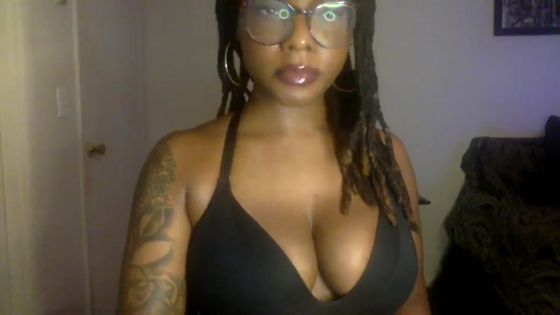 Gallery image thumbnail from warmhoney888's myfreecams stream on, 08/19/2025, 13:32 image 8 of 20