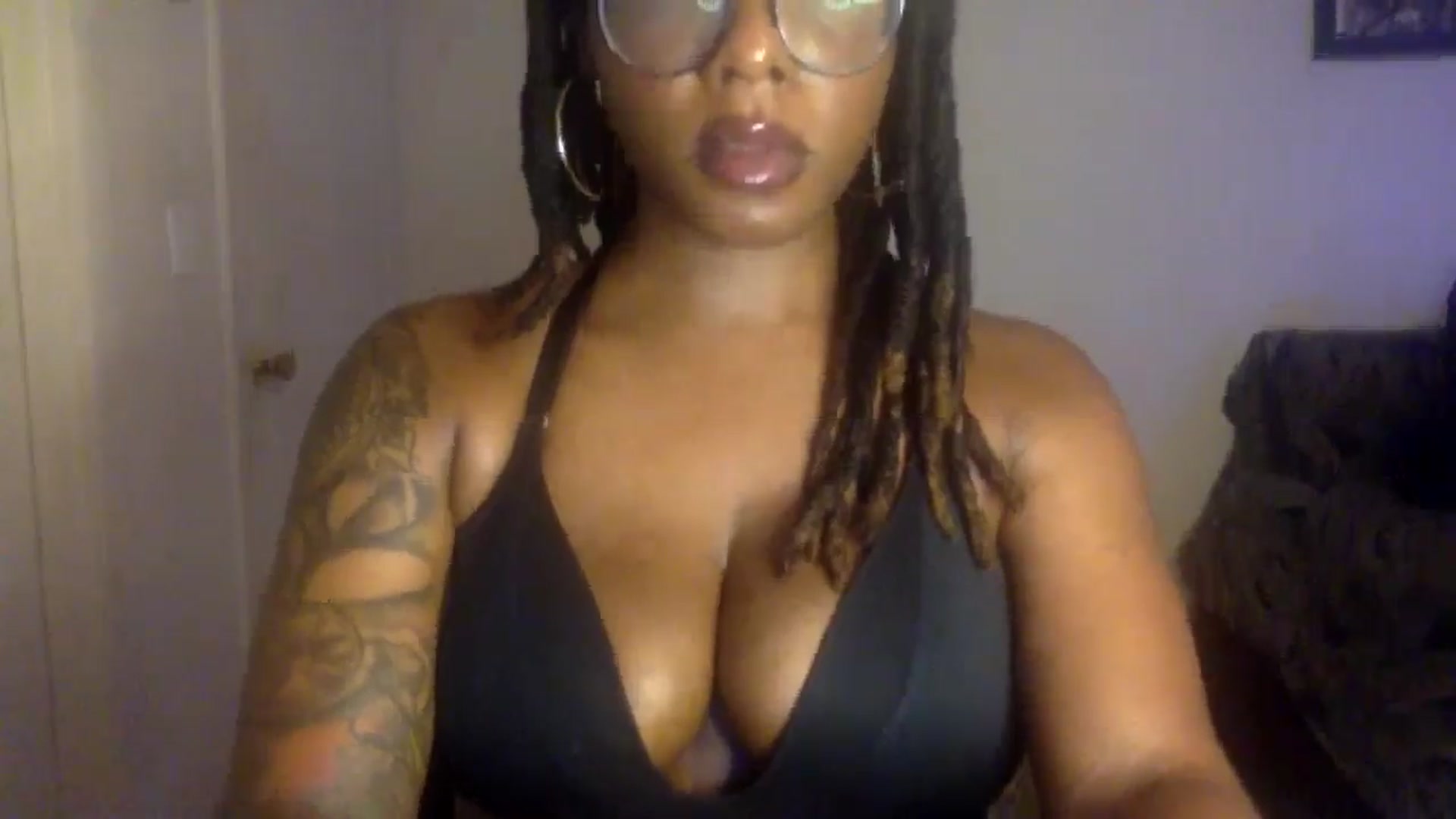 Gallery image thumbnail from warmhoney888's myfreecams stream on, 08/19/2025, 14:13 image 2 of 20