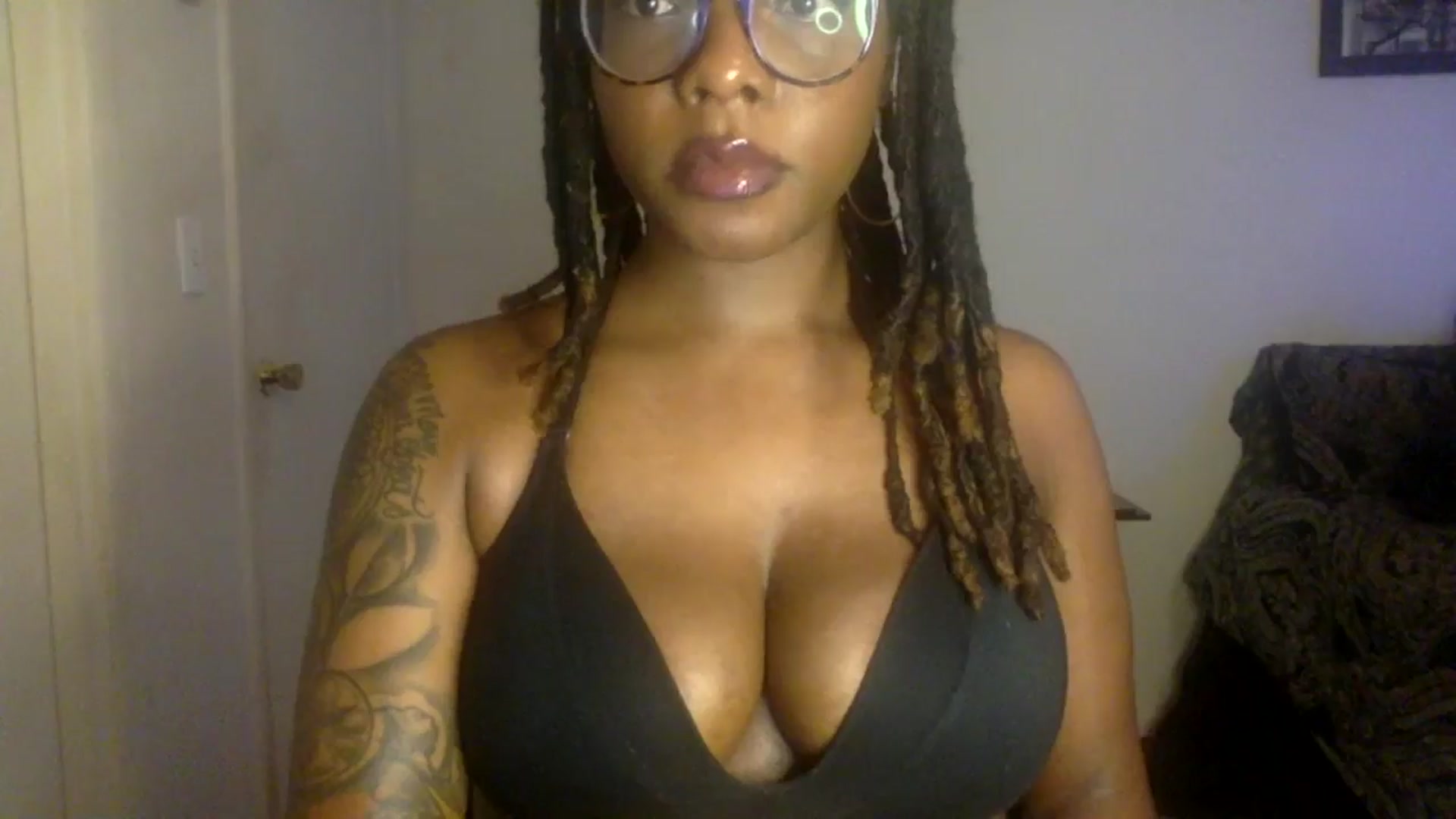 Gallery image thumbnail from warmhoney888's myfreecams stream on, 08/19/2025, 14:13 image 17 of 20