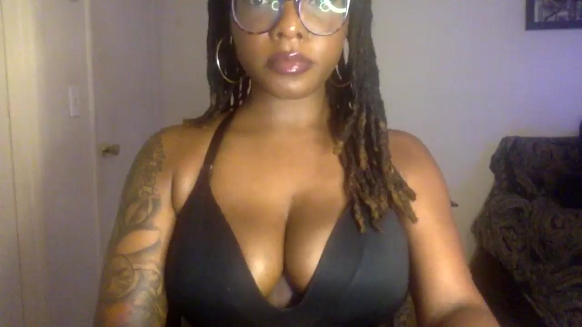 Gallery image thumbnail from warmhoney888's myfreecams stream on, 08/19/2025, 14:13 image 7 of 20