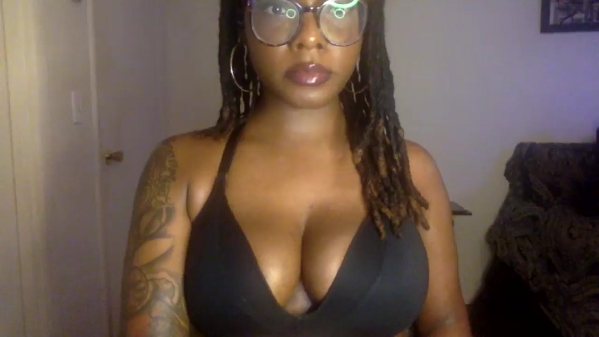 Gallery image thumbnail from warmhoney888's myfreecams stream on, 08/19/2025, 14:13 image 8 of 20