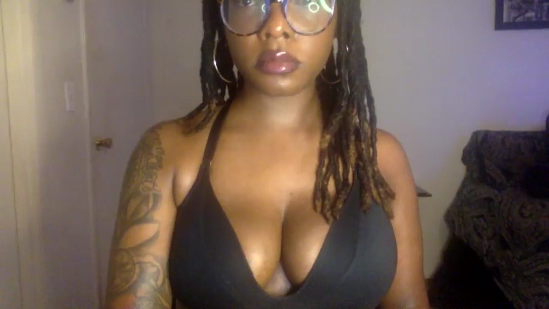 Gallery image thumbnail from warmhoney888's myfreecams stream on, 08/19/2025, 14:13 image 5 of 20