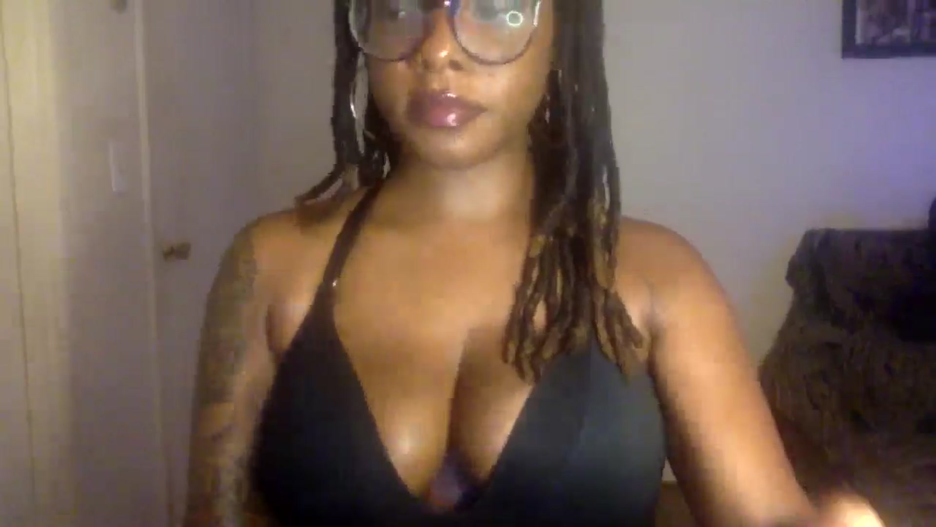 Gallery image thumbnail from warmhoney888's myfreecams stream on, 08/19/2025, 14:13 image 3 of 20