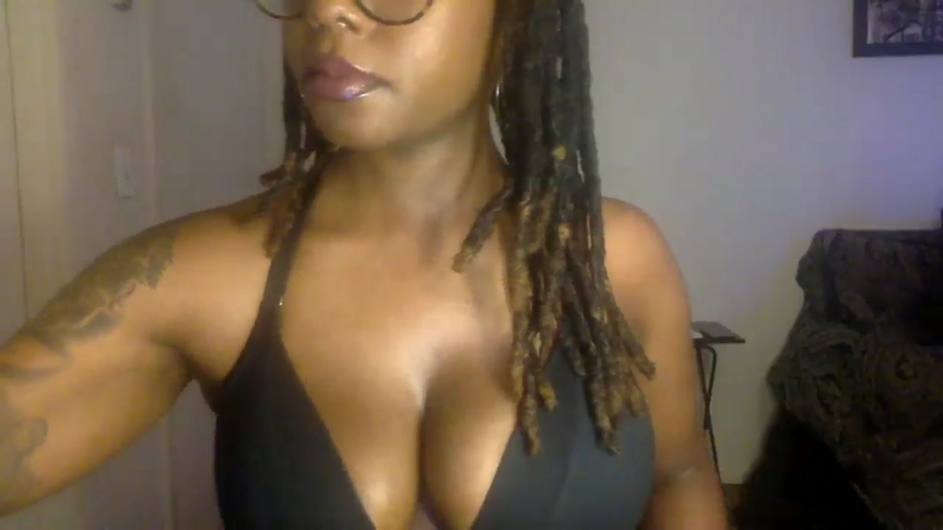 Gallery image thumbnail from warmhoney888's myfreecams stream on, 08/19/2025, 14:13 image 16 of 20