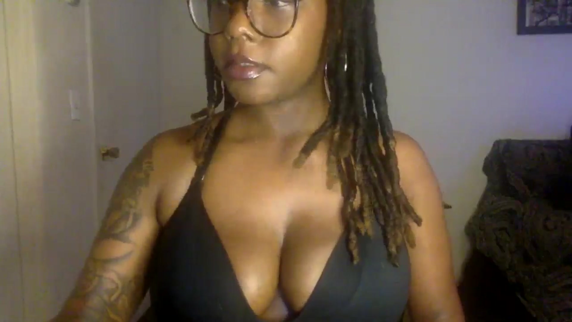Gallery image thumbnail from warmhoney888's myfreecams stream on, 08/19/2025, 14:13 image 13 of 20