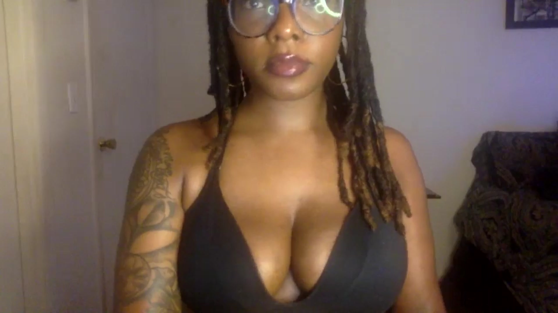 Gallery image thumbnail from warmhoney888's myfreecams stream on, 08/19/2025, 14:13 image 19 of 20