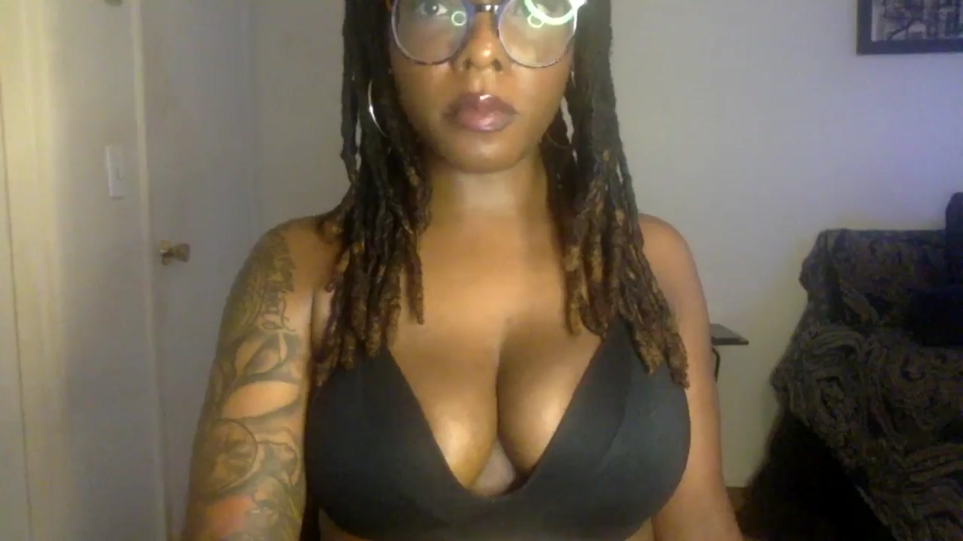 Gallery image thumbnail from warmhoney888's myfreecams stream on, 08/19/2025, 15:01 image 13 of 20