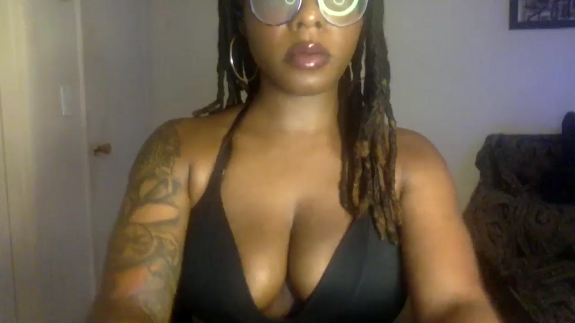 Gallery image thumbnail from warmhoney888's myfreecams stream on, 08/19/2025, 15:01 image 5 of 20