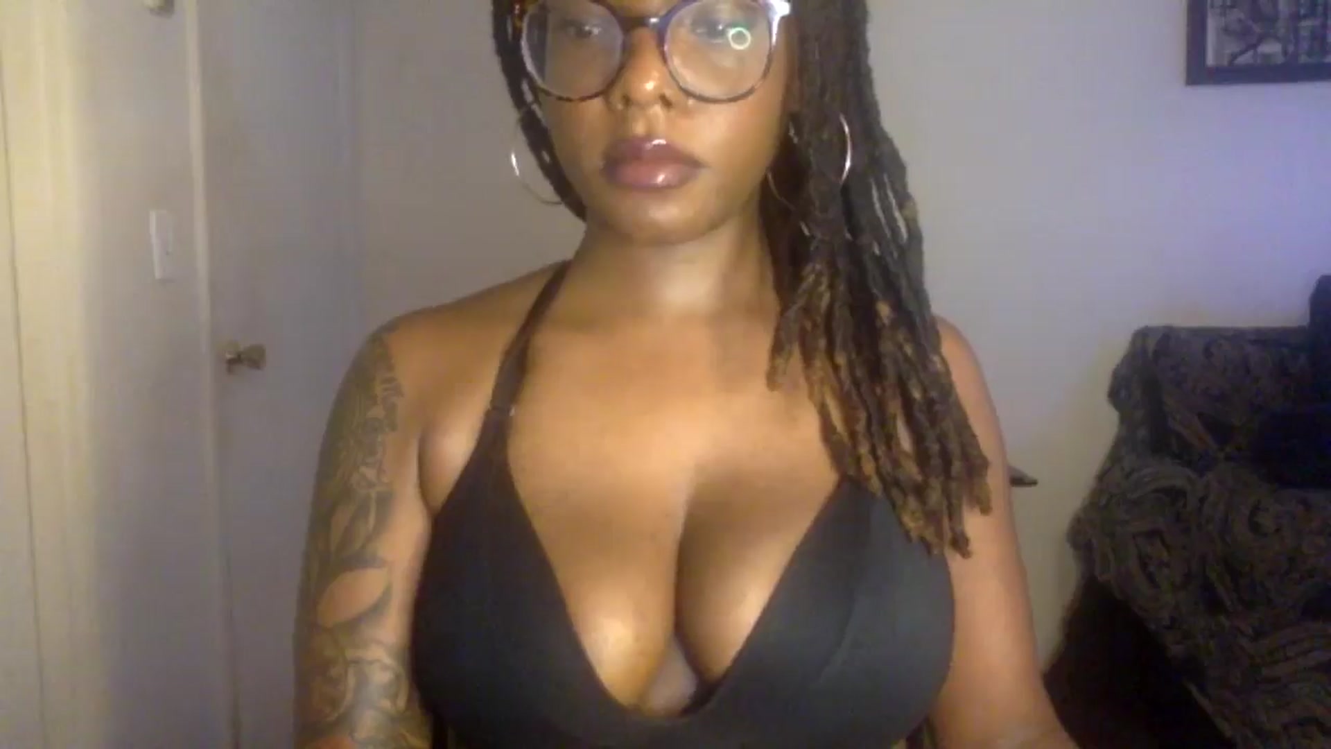 Gallery image thumbnail from warmhoney888's myfreecams stream on, 08/19/2025, 15:01 image 18 of 20