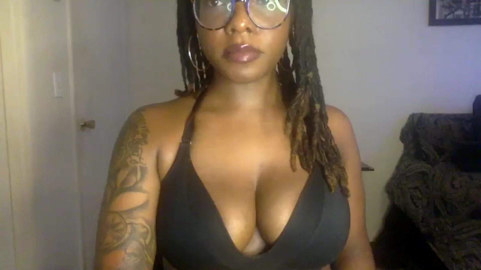 Gallery image thumbnail from warmhoney888's myfreecams stream on, 08/19/2025, 15:01 image 14 of 20