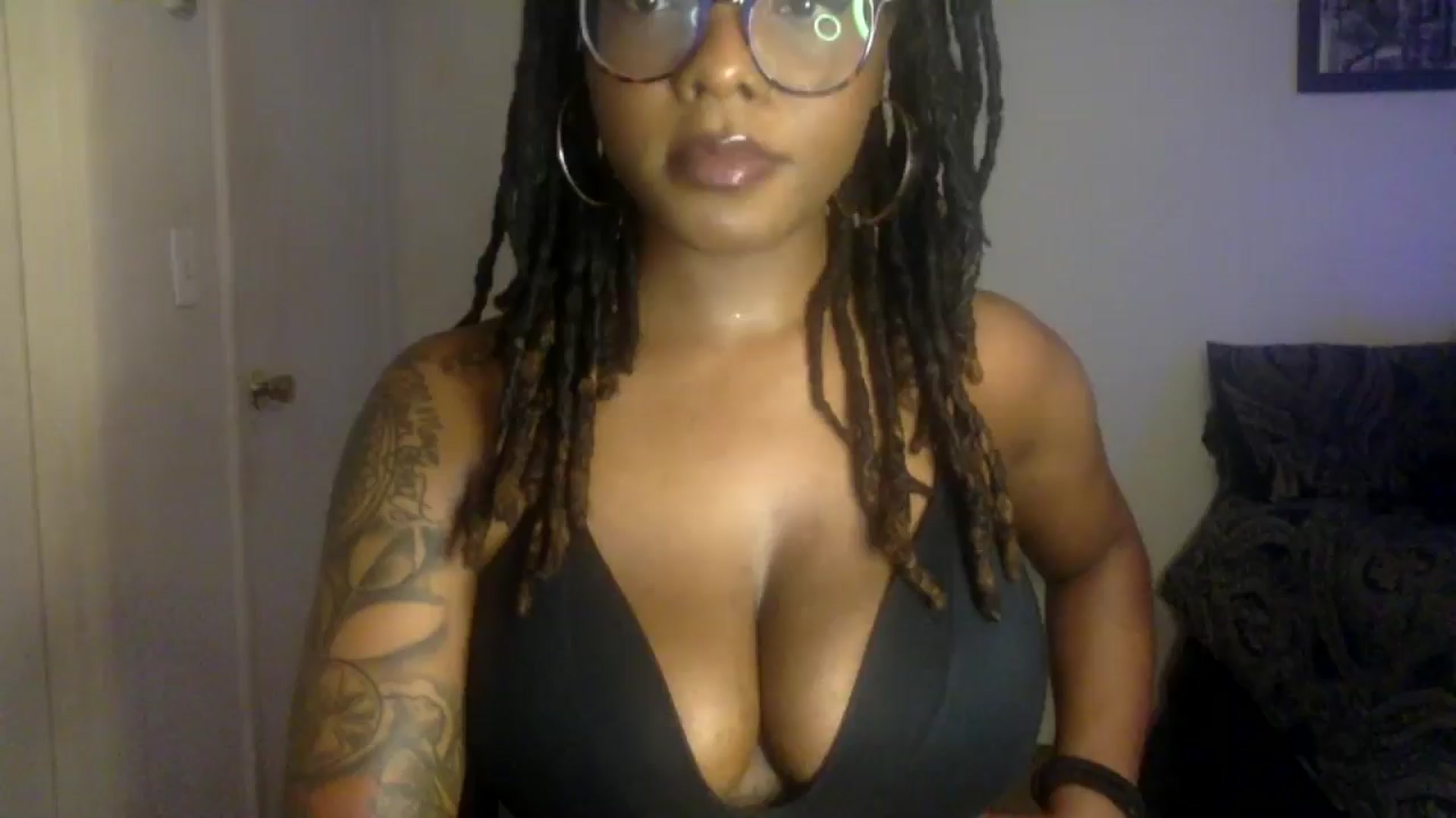 Gallery image thumbnail from warmhoney888's myfreecams stream on, 08/20/2025, 06:18 image 2 of 20