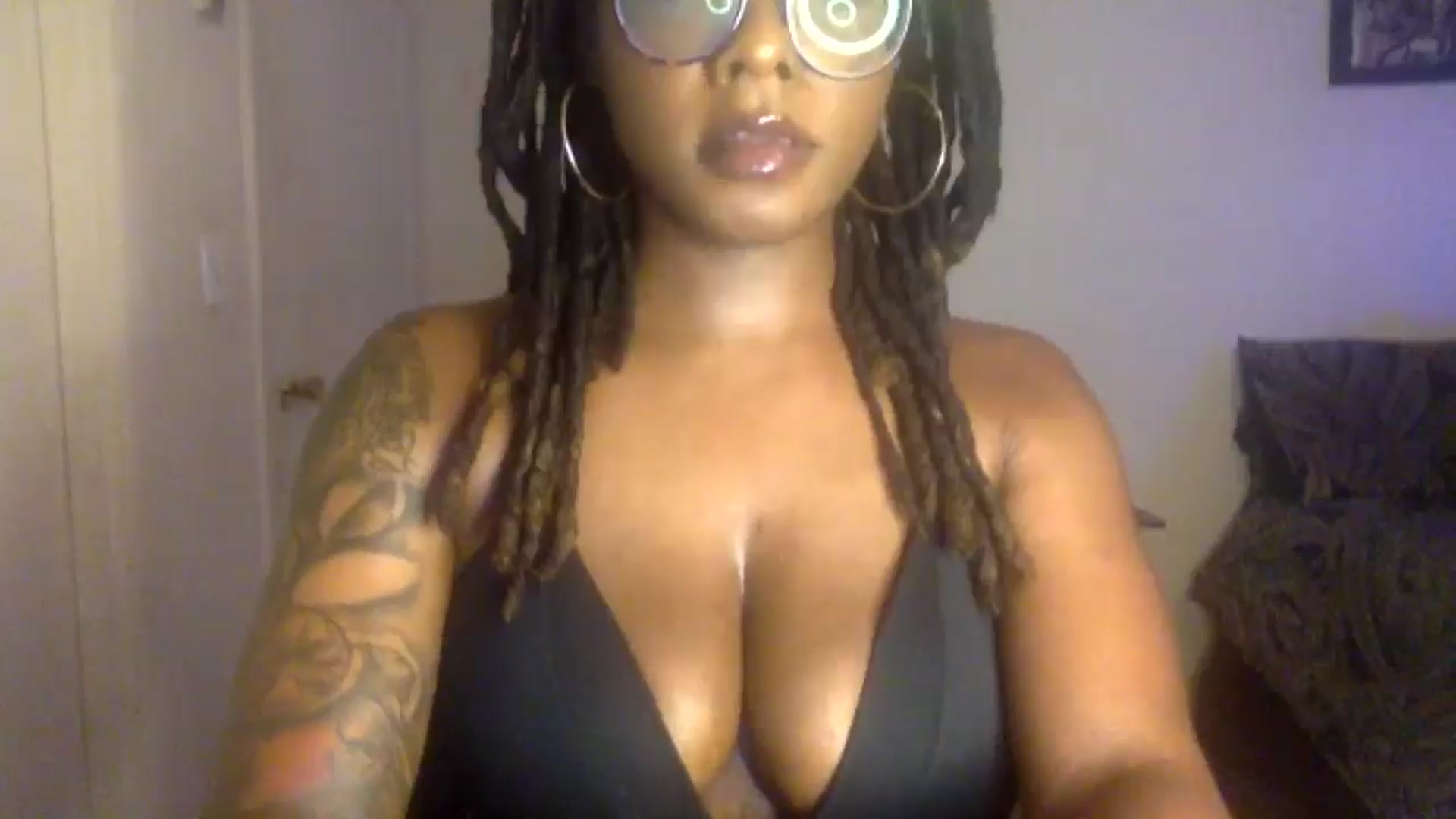 Gallery image thumbnail from warmhoney888's myfreecams stream on, 08/20/2025, 07:32 image 9 of 20