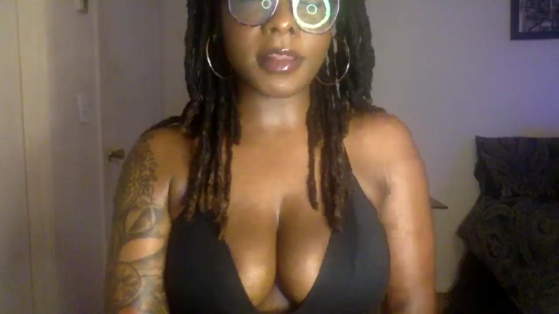 Gallery image thumbnail from warmhoney888's myfreecams stream on, 08/20/2025, 07:32 image 10 of 20