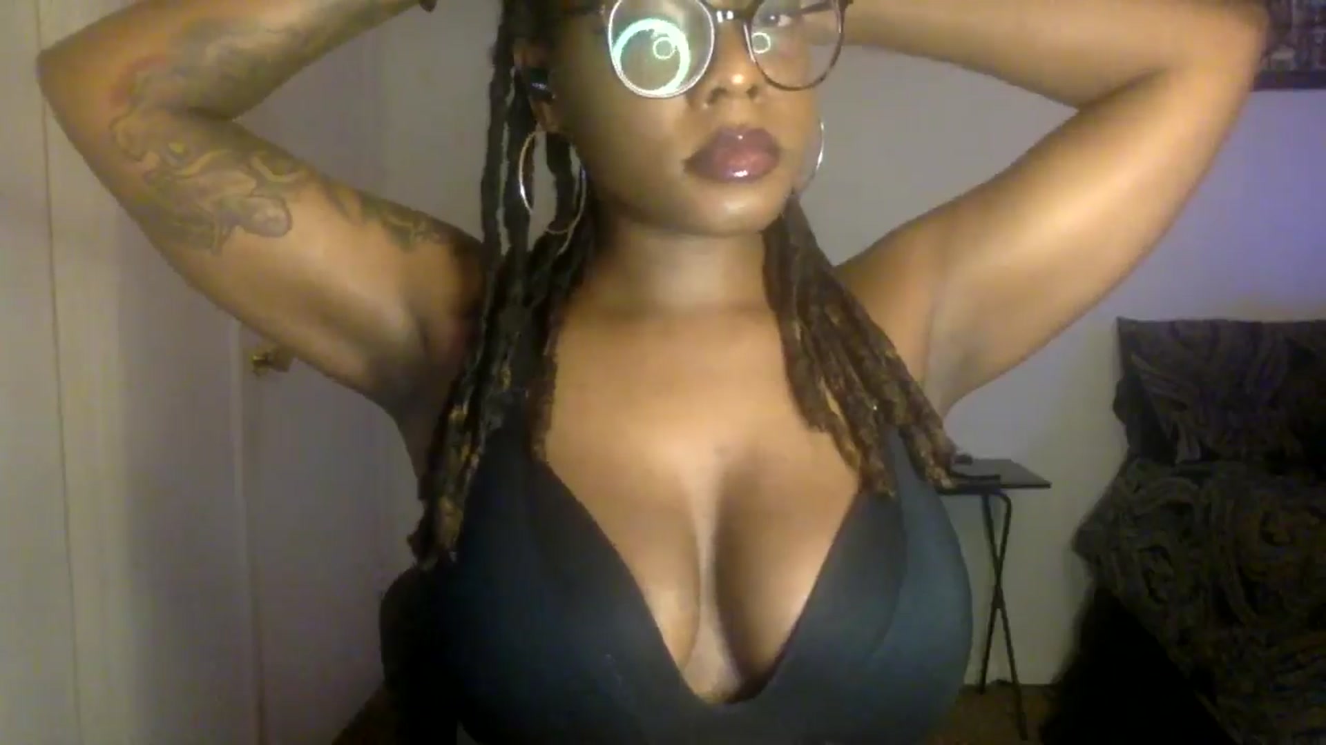 Gallery image thumbnail from warmhoney888's myfreecams stream on, 08/20/2025, 10:30 image 12 of 20