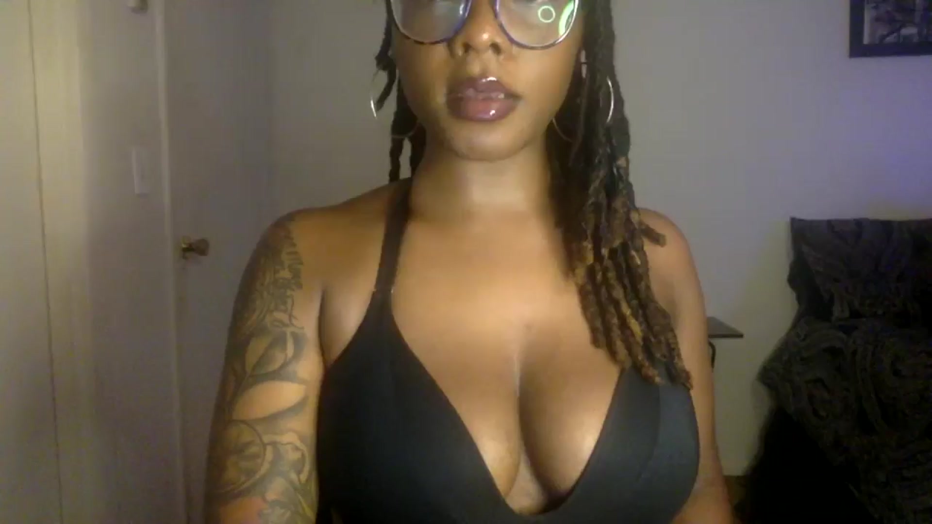 Gallery image thumbnail from warmhoney888's myfreecams stream on, 08/20/2025, 11:34 image 10 of 20