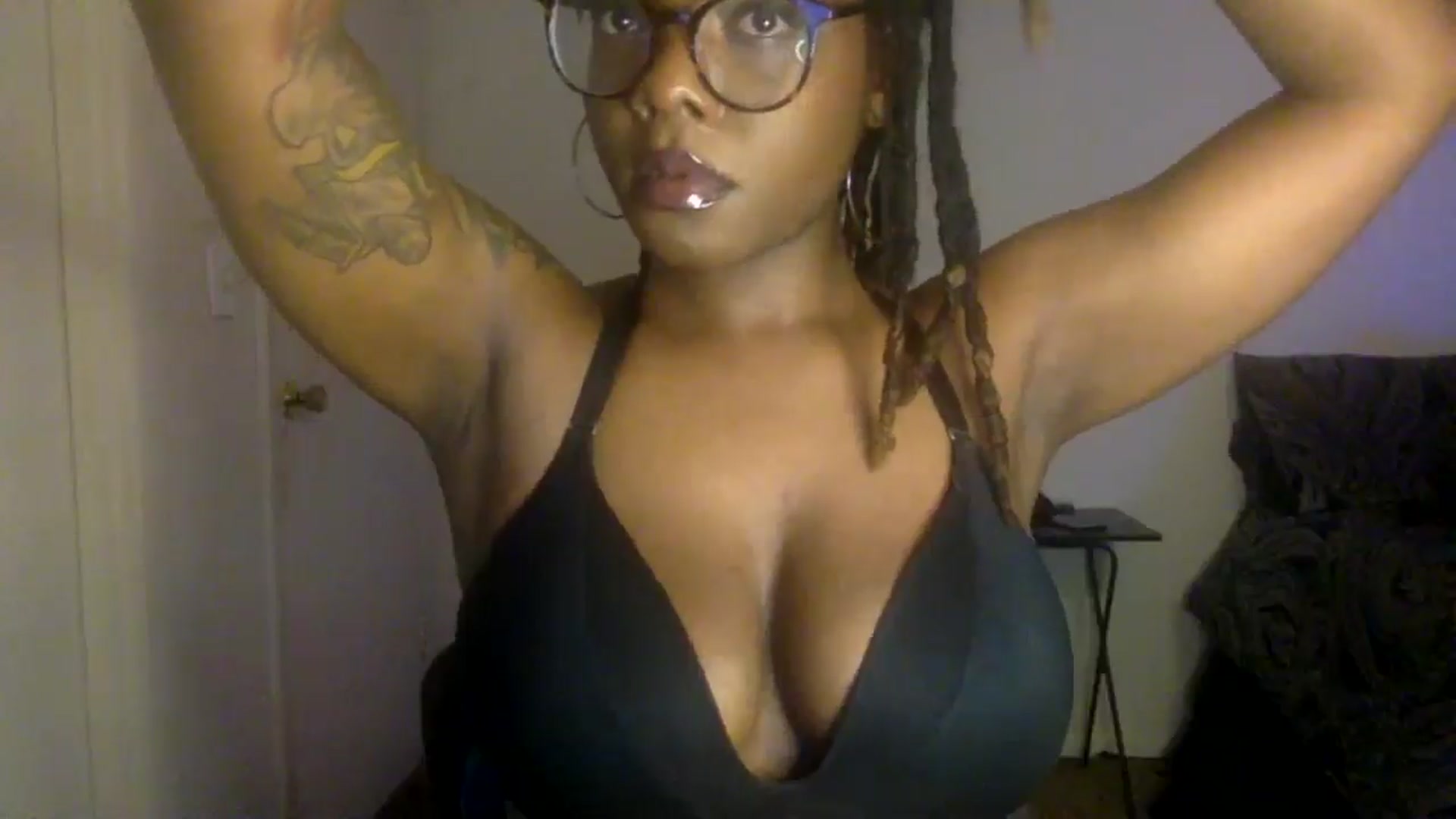 Gallery image thumbnail from warmhoney888's myfreecams stream on, 08/20/2025, 11:34 image 9 of 20