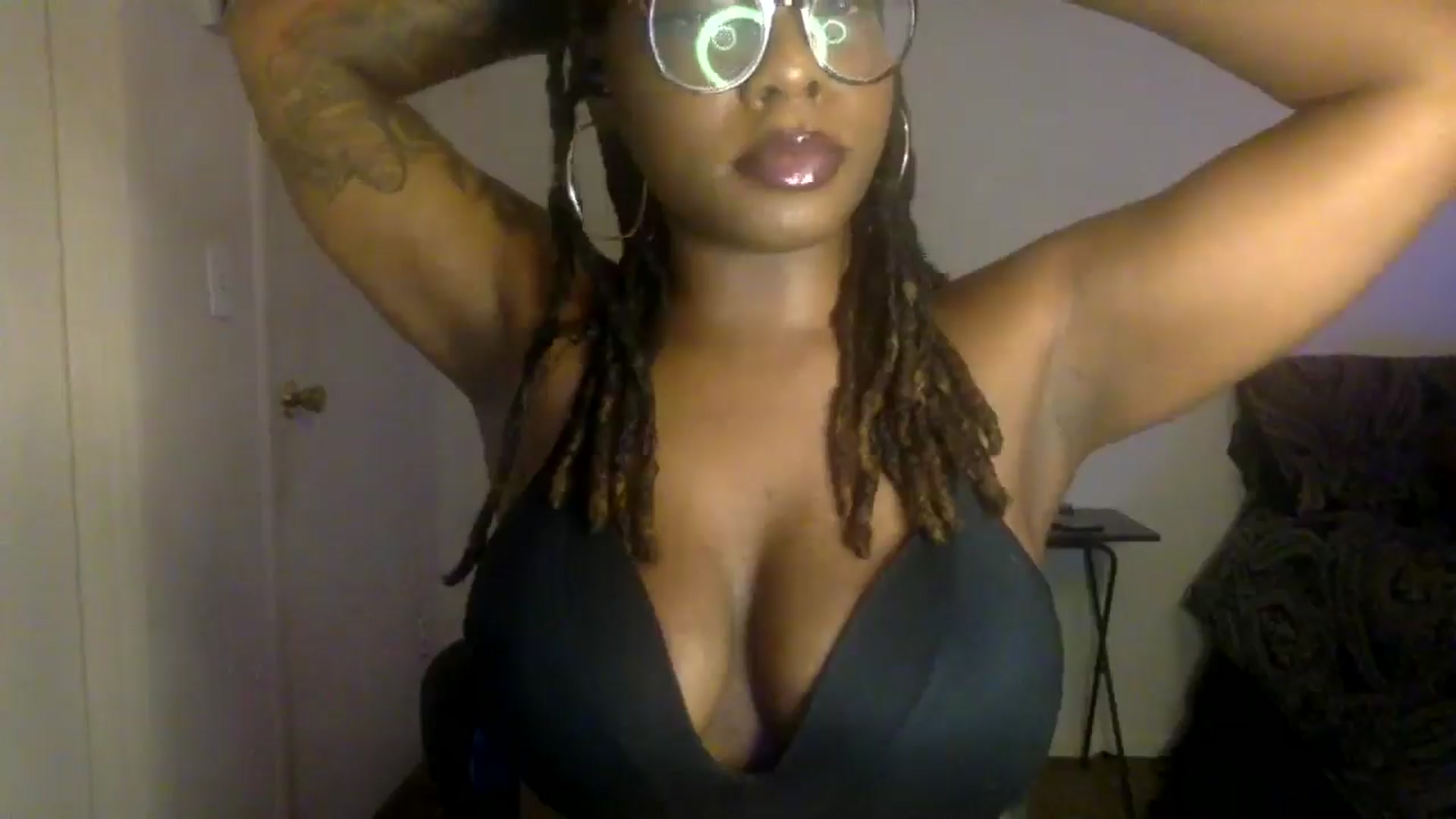 Gallery image thumbnail from warmhoney888's myfreecams stream on, 08/20/2025, 11:34 image 3 of 20