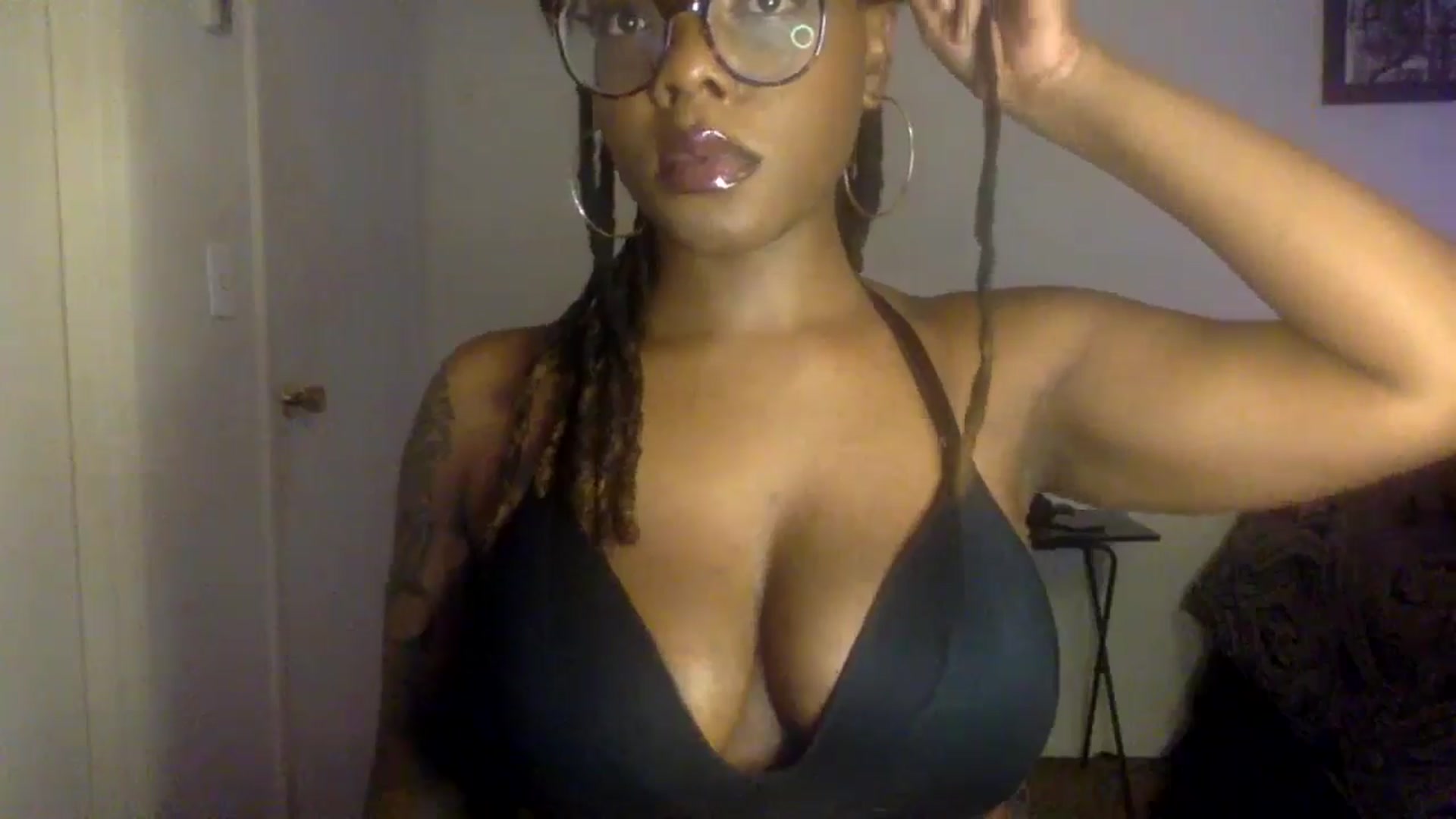 Gallery image thumbnail from warmhoney888's myfreecams stream on, 08/20/2025, 11:34 image 4 of 20
