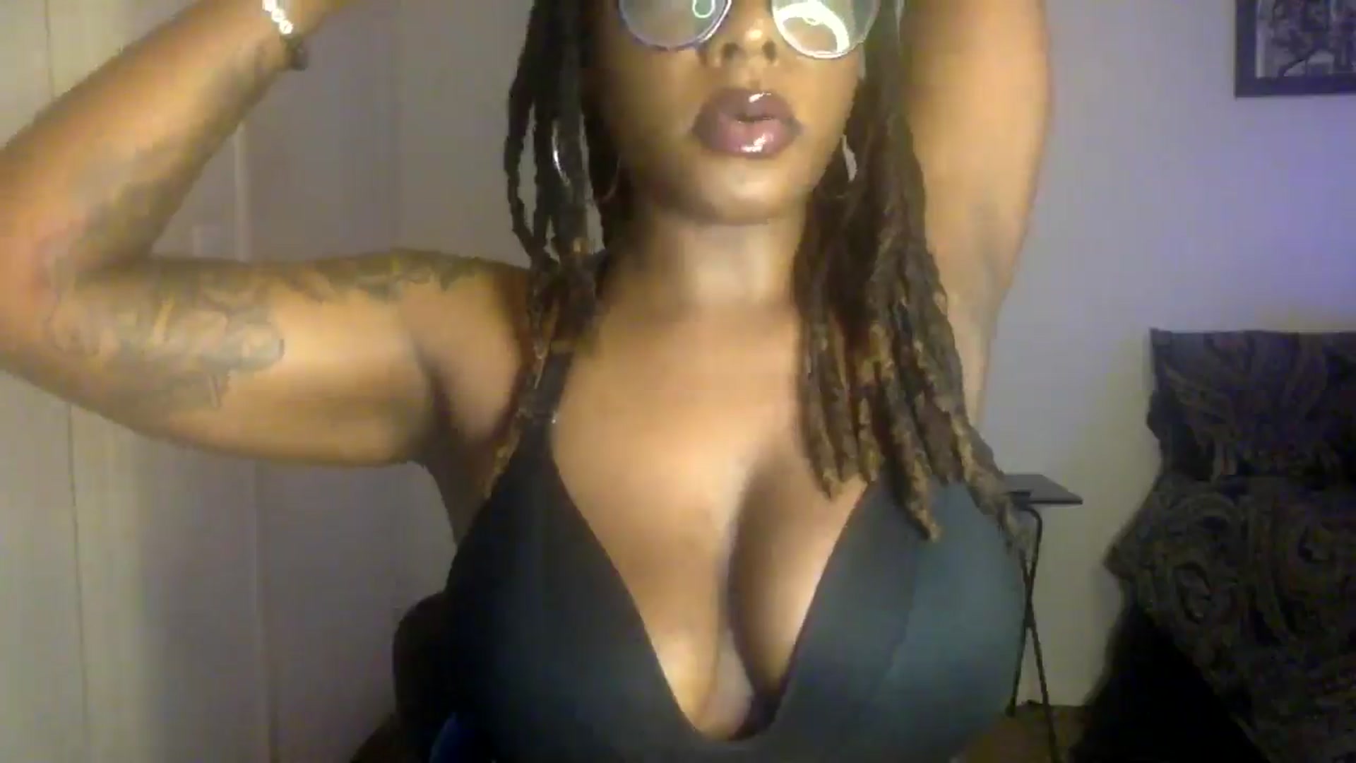 Gallery image thumbnail from warmhoney888's myfreecams stream on, 08/20/2025, 11:34 image 19 of 20