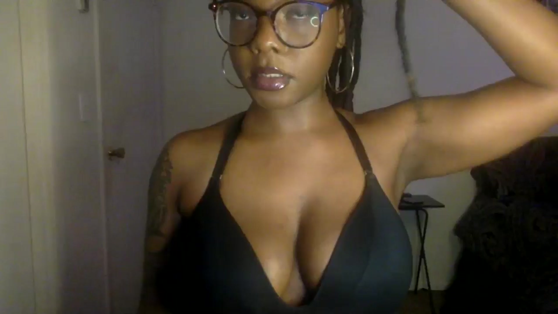 Gallery image thumbnail from warmhoney888's myfreecams stream on, 08/20/2025, 11:34 image 7 of 20