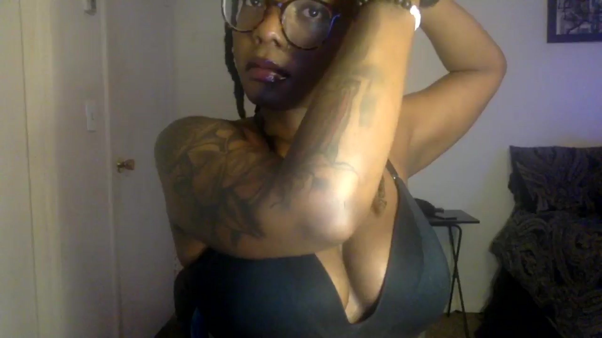 Gallery image thumbnail from warmhoney888's myfreecams stream on, 08/20/2025, 11:34 image 8 of 20