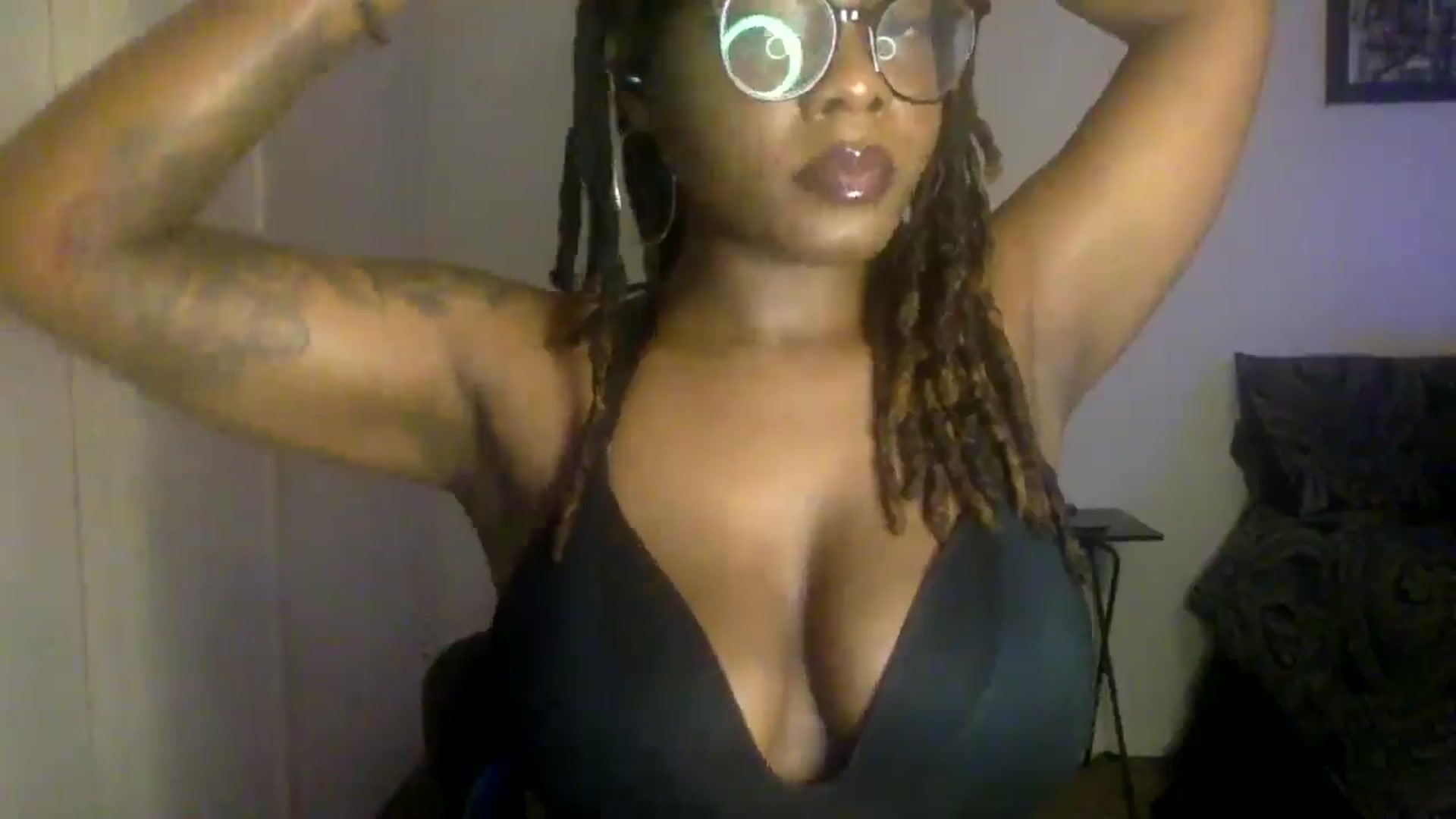 Gallery image thumbnail from warmhoney888's myfreecams stream on, 08/20/2025, 11:34 image 16 of 20
