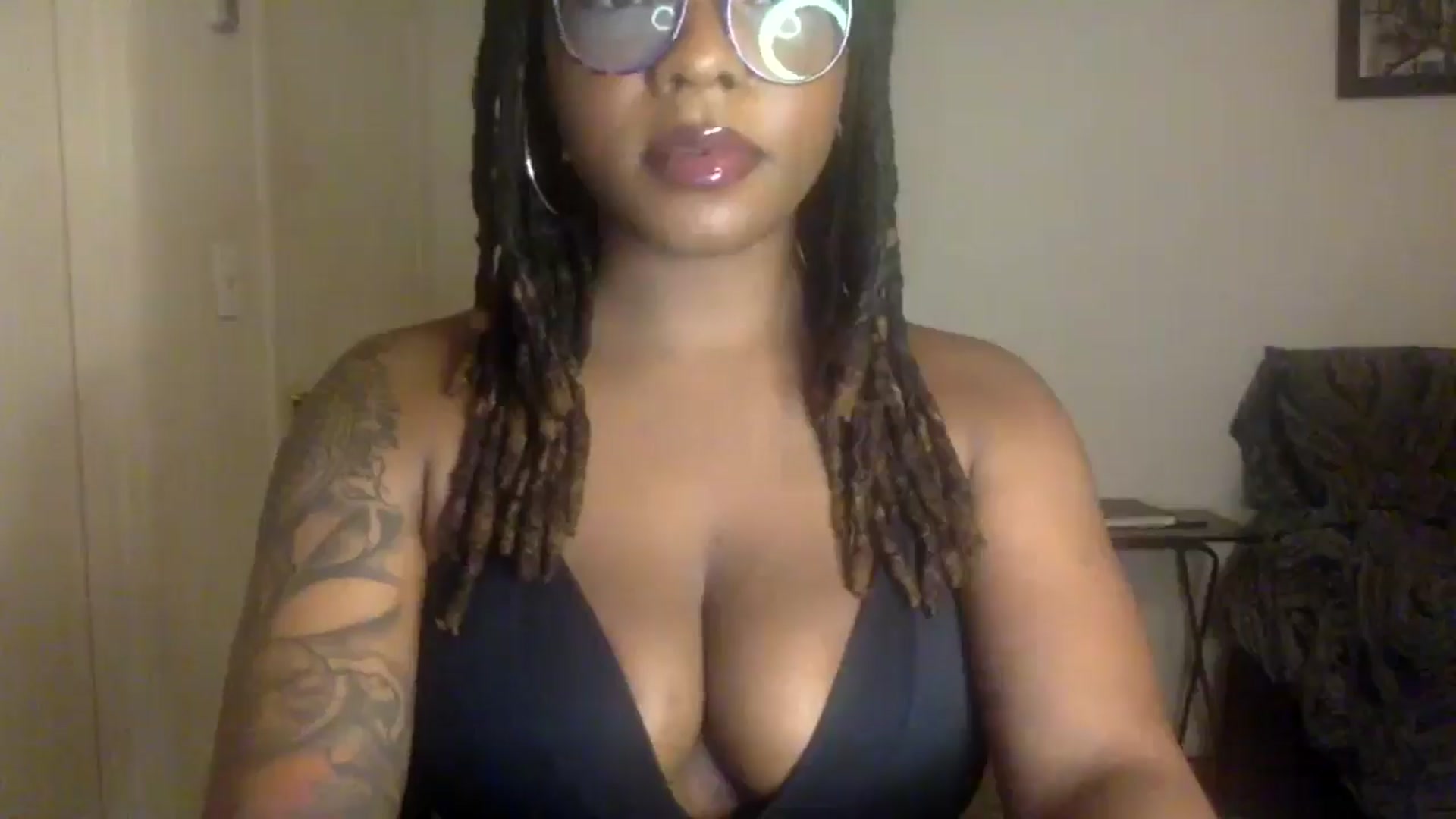 Gallery image thumbnail from warmhoney888's myfreecams stream on, 08/25/2025, 09:45 image 2 of 20