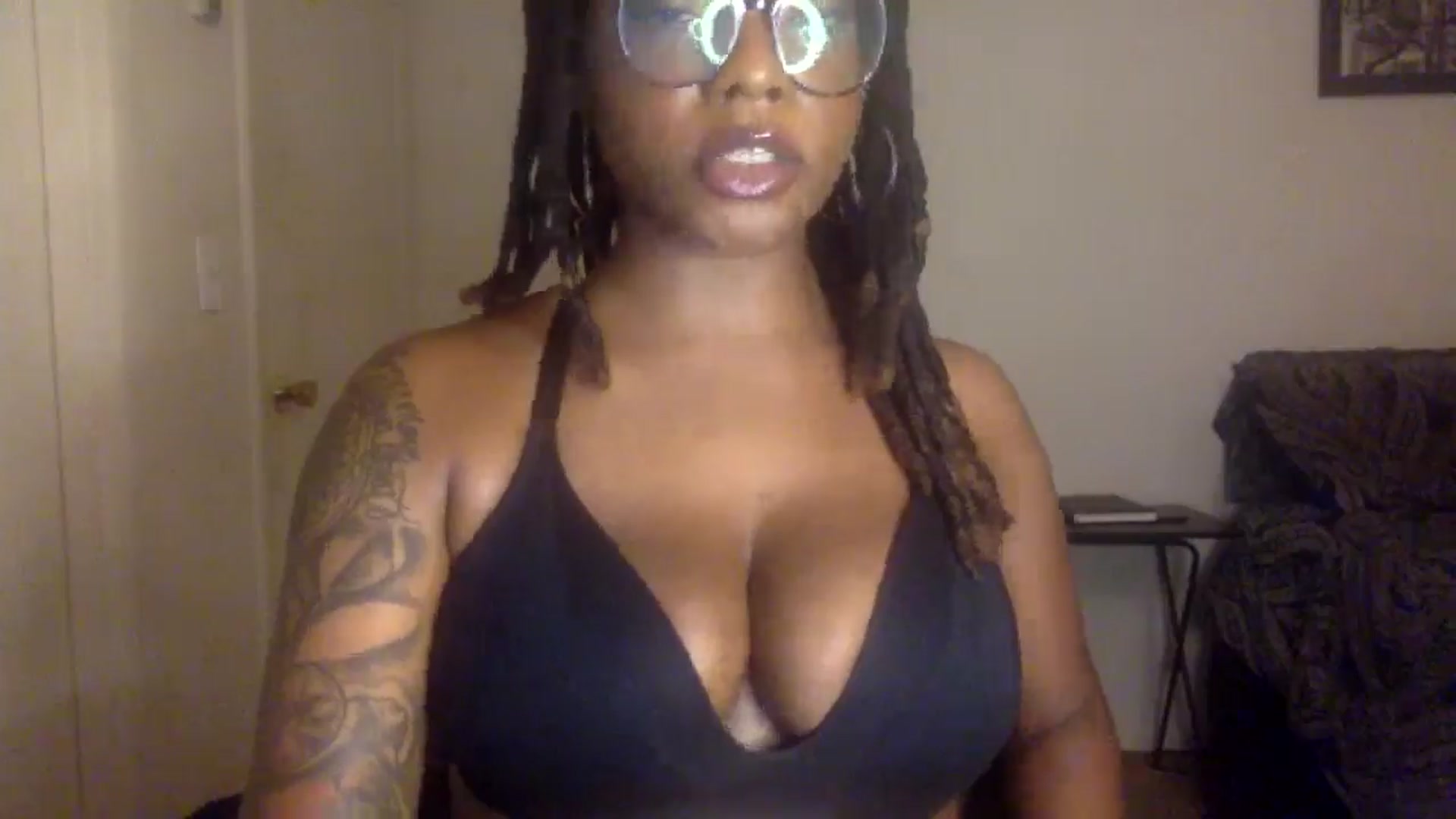 Gallery image thumbnail from warmhoney888's myfreecams stream on, 08/25/2025, 10:17 image 15 of 20
