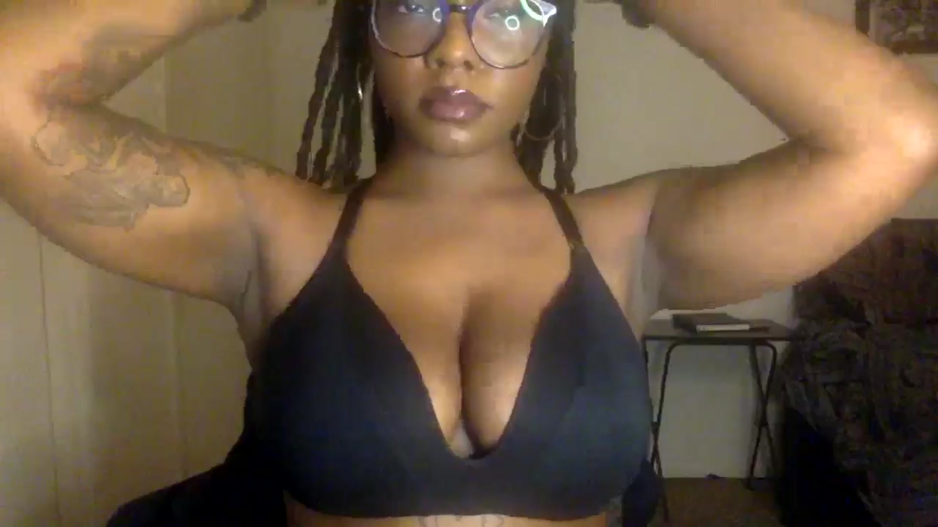 Gallery image thumbnail from warmhoney888's myfreecams stream on, 08/25/2025, 10:17 image 4 of 20