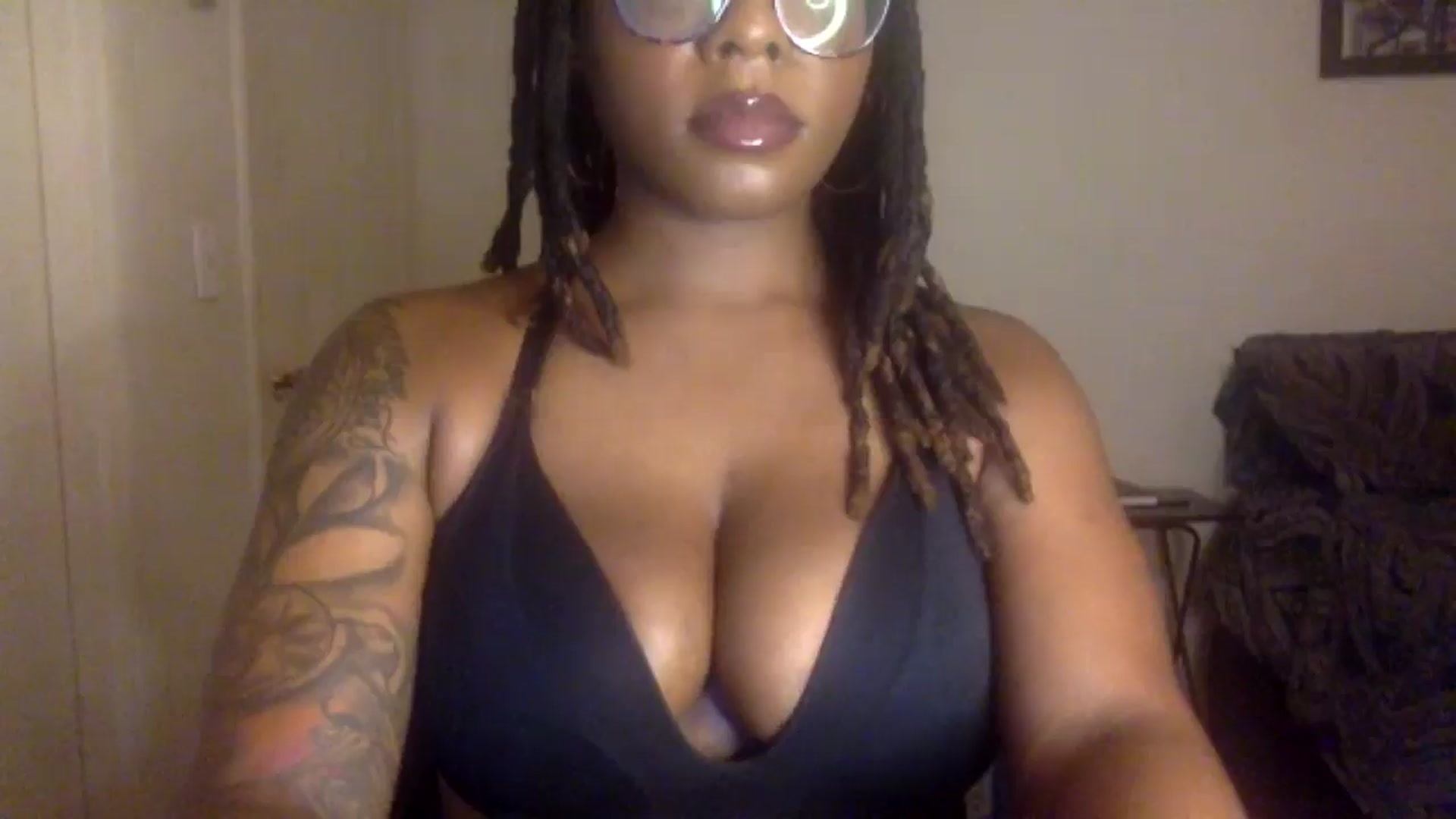 Gallery image thumbnail from warmhoney888's myfreecams stream on, 08/25/2025, 10:17 image 18 of 20