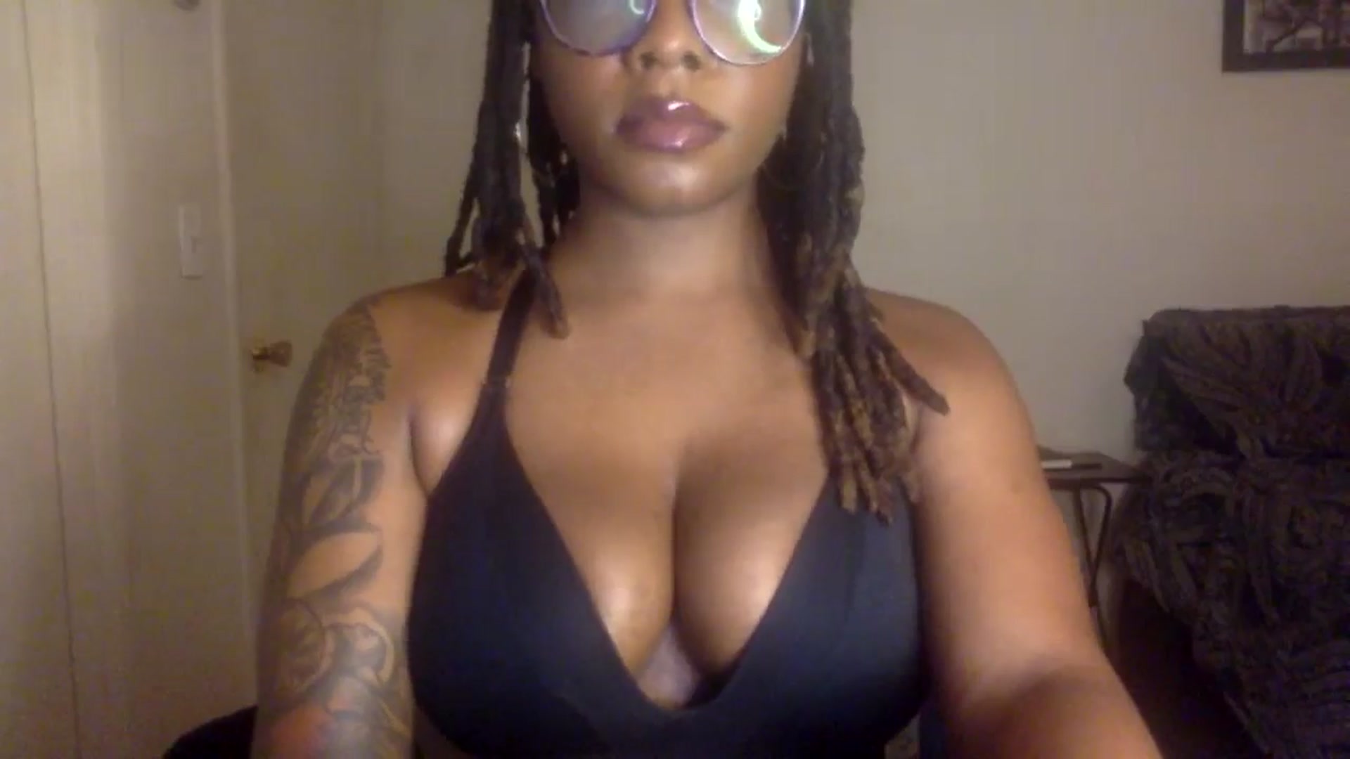 Gallery image thumbnail from warmhoney888's myfreecams stream on, 08/25/2025, 10:17 image 11 of 20