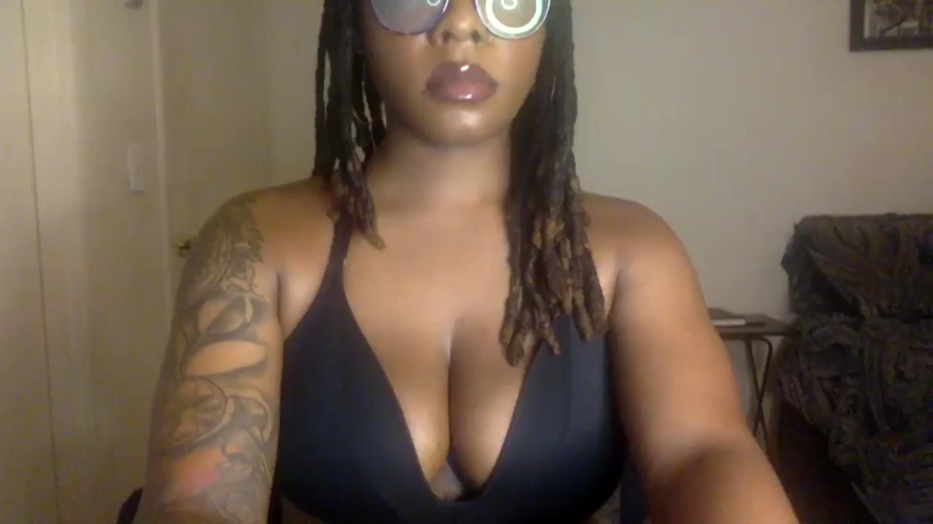 Gallery image thumbnail from warmhoney888's myfreecams stream on, 08/25/2025, 10:17 image 1 of 20