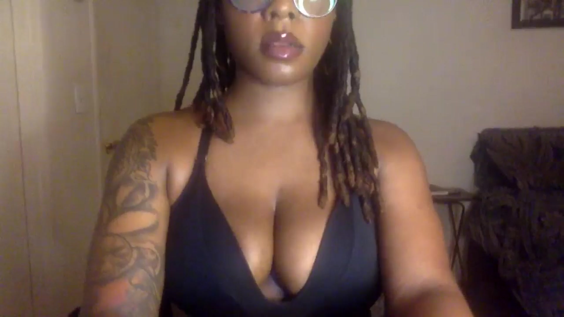 Gallery image thumbnail from warmhoney888's myfreecams stream on, 08/25/2025, 10:17 image 17 of 20