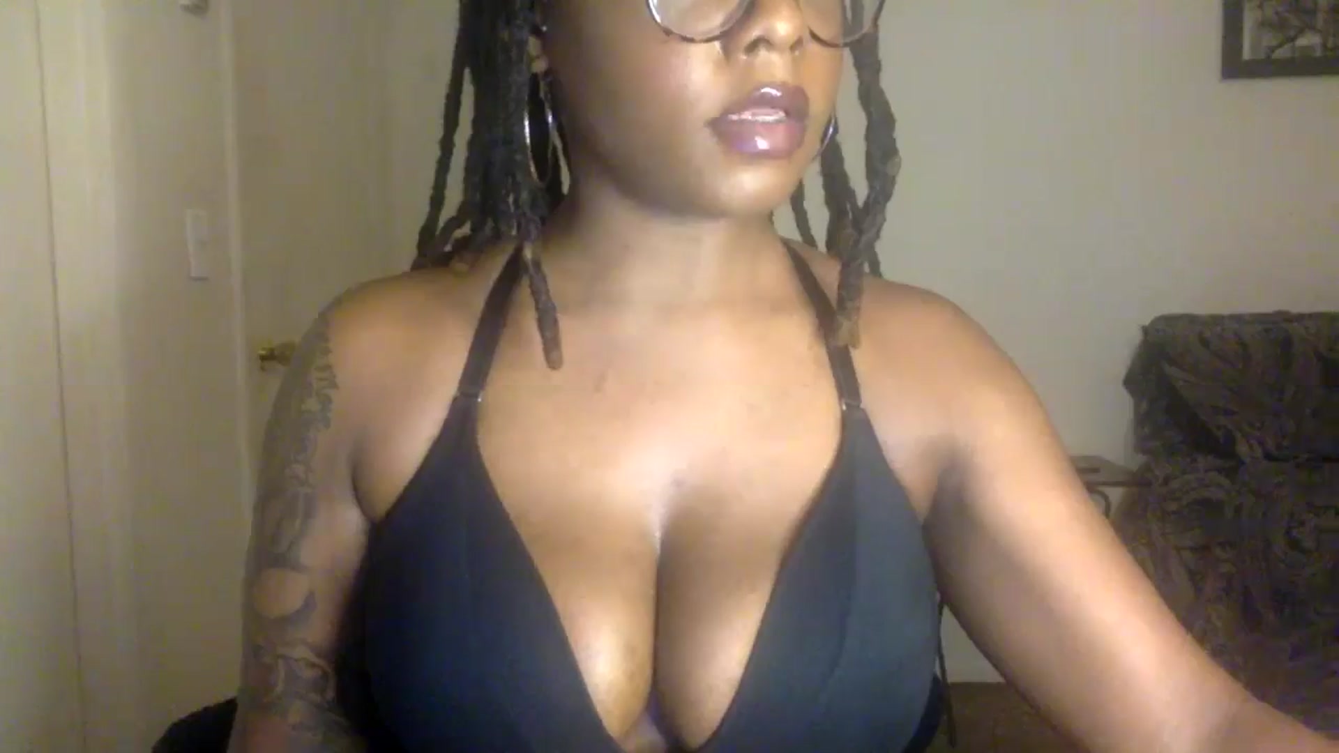 Gallery image thumbnail from warmhoney888's myfreecams stream on, 08/25/2025, 10:17 image 7 of 20