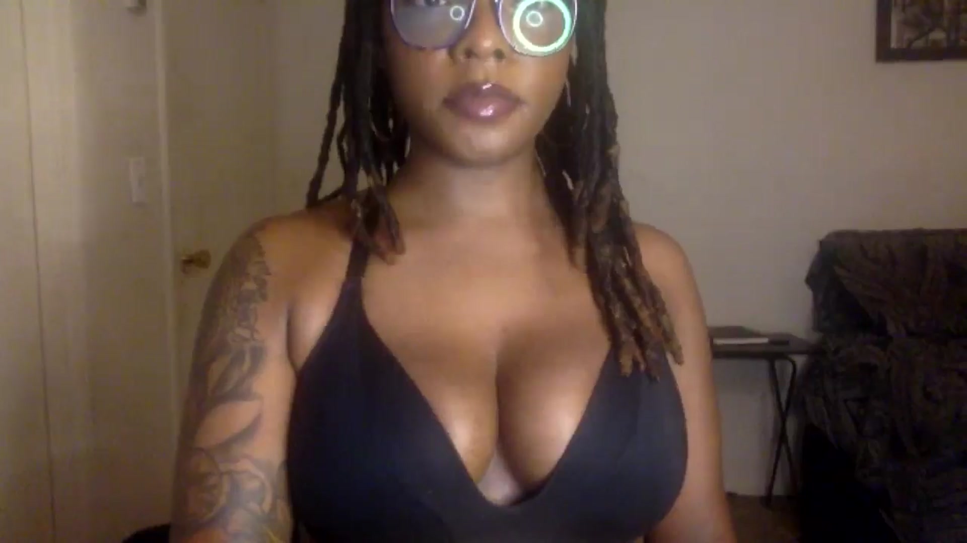 Gallery image thumbnail from warmhoney888's myfreecams stream on, 08/25/2025, 10:17 image 13 of 20