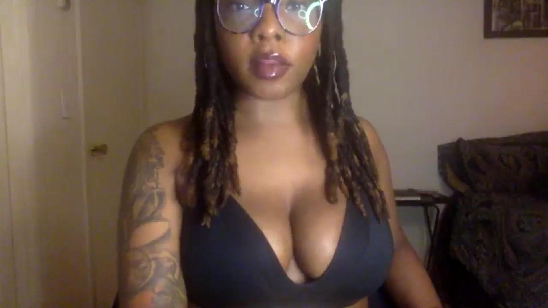 Gallery image thumbnail from warmhoney888's myfreecams stream on, 09/06/2025, 08:00 image 3 of 20