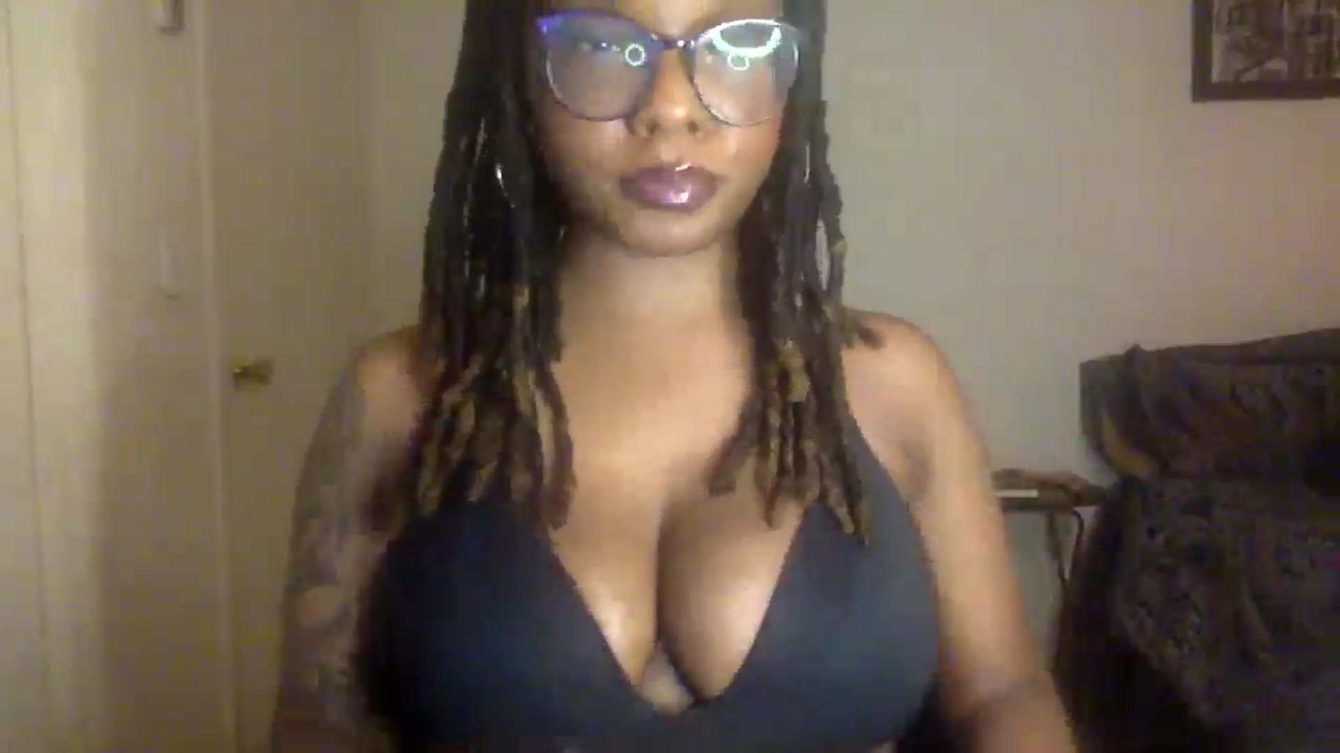 Gallery image thumbnail from warmhoney888's myfreecams stream on, 09/06/2025, 08:00 image 17 of 20