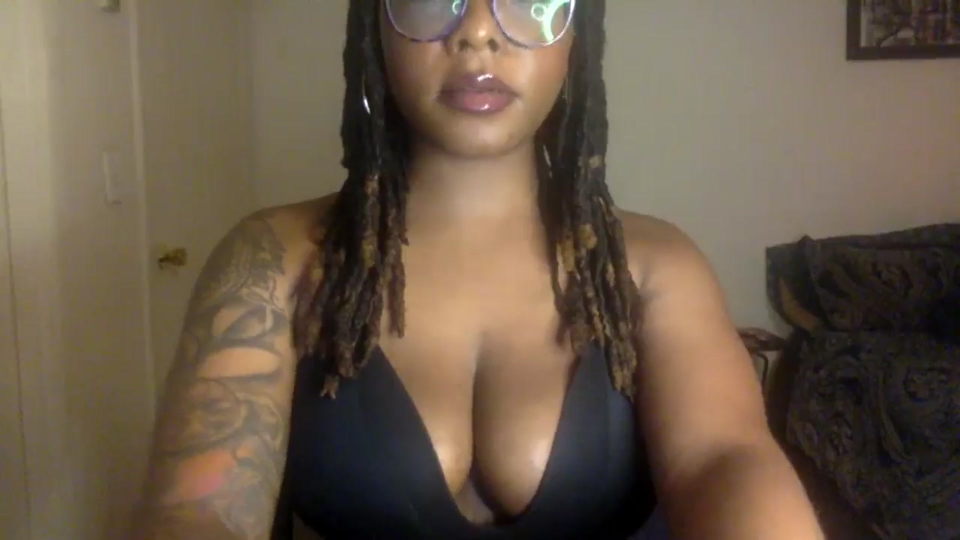Gallery image thumbnail from warmhoney888's myfreecams stream on, 09/06/2025, 08:00 image 2 of 20