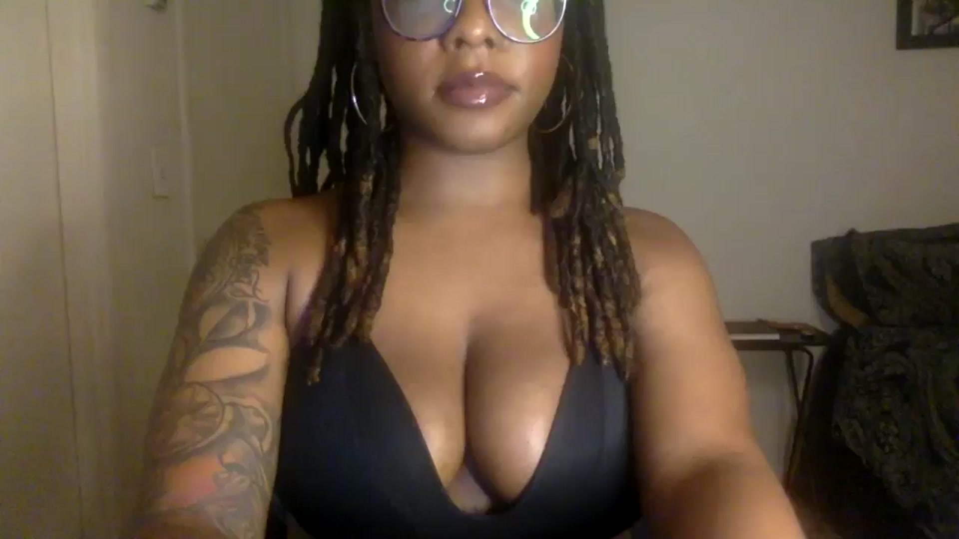 Gallery image thumbnail from warmhoney888's myfreecams stream on, 09/06/2025, 09:50 image 3 of 20