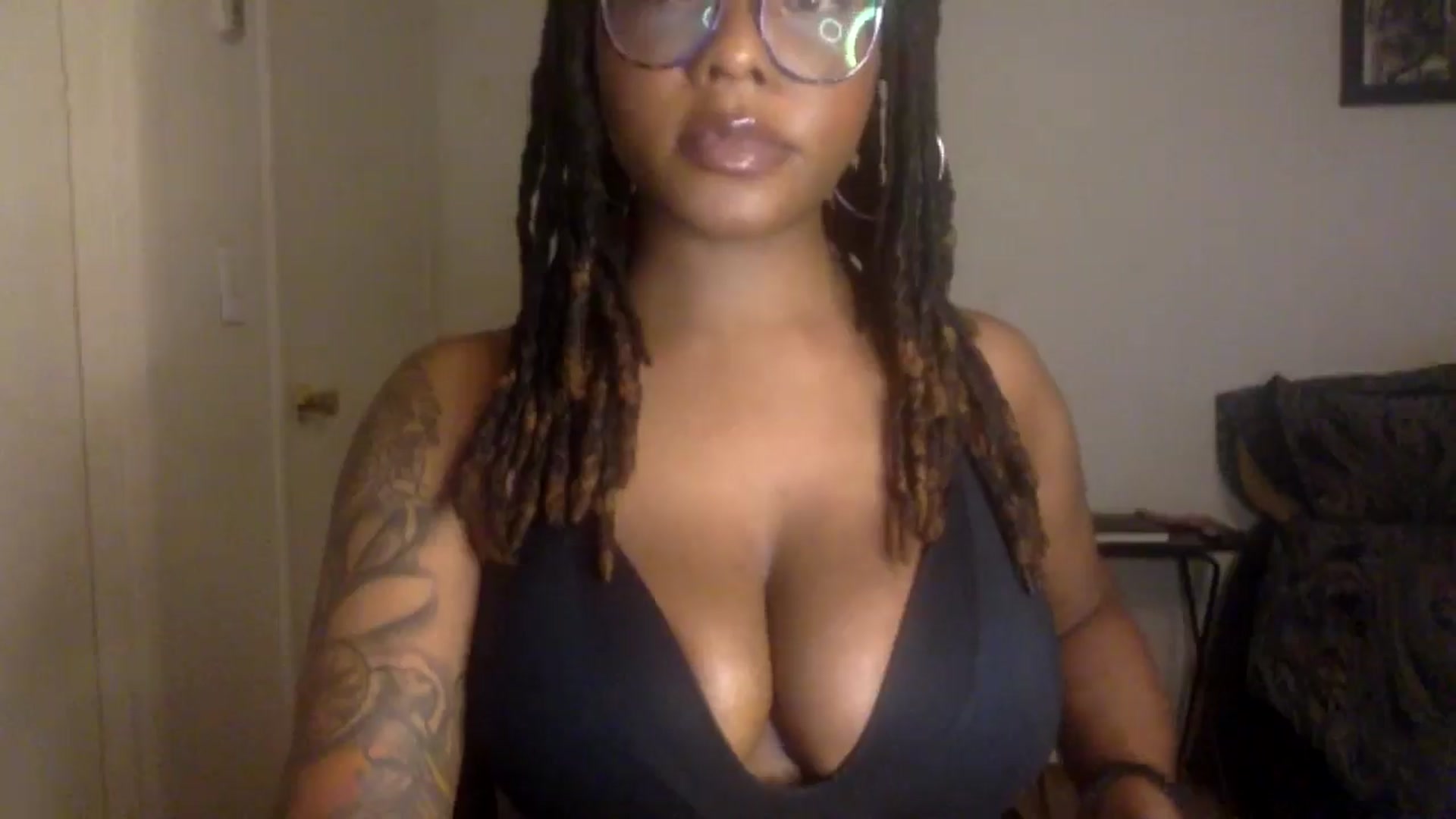 Gallery image thumbnail from warmhoney888's myfreecams stream on, 09/06/2025, 10:16 image 17 of 20