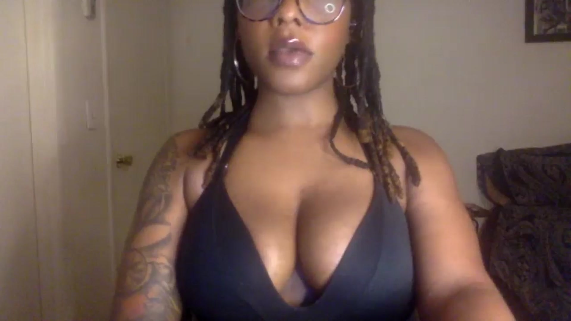 Gallery image thumbnail from warmhoney888's myfreecams stream on, 09/06/2025, 10:16 image 7 of 20