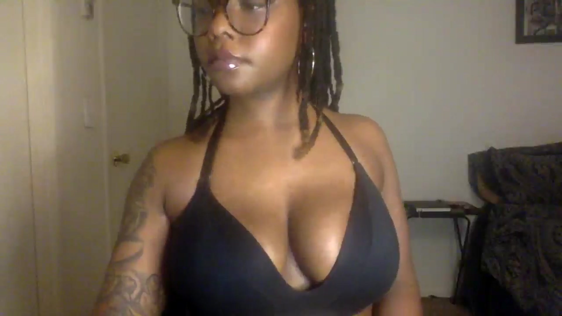 Gallery image thumbnail from warmhoney888's myfreecams stream on, 09/06/2025, 10:52 image 15 of 20