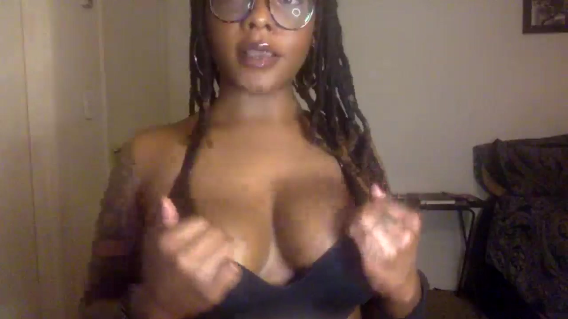 Gallery image thumbnail from warmhoney888's myfreecams stream on, 09/06/2025, 10:52 image 9 of 20