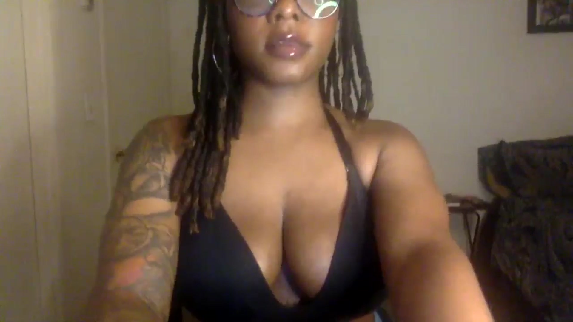 Gallery image thumbnail from warmhoney888's myfreecams stream on, 09/06/2025, 10:52 image 14 of 20