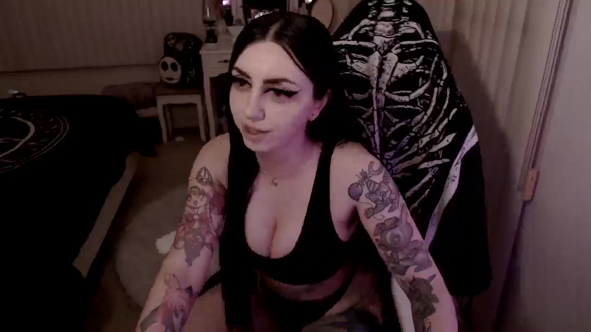 Gallery image thumbnail from wednesdaybae's myfreecams stream on, 03/07/2025, 09:35 image 8 of 20