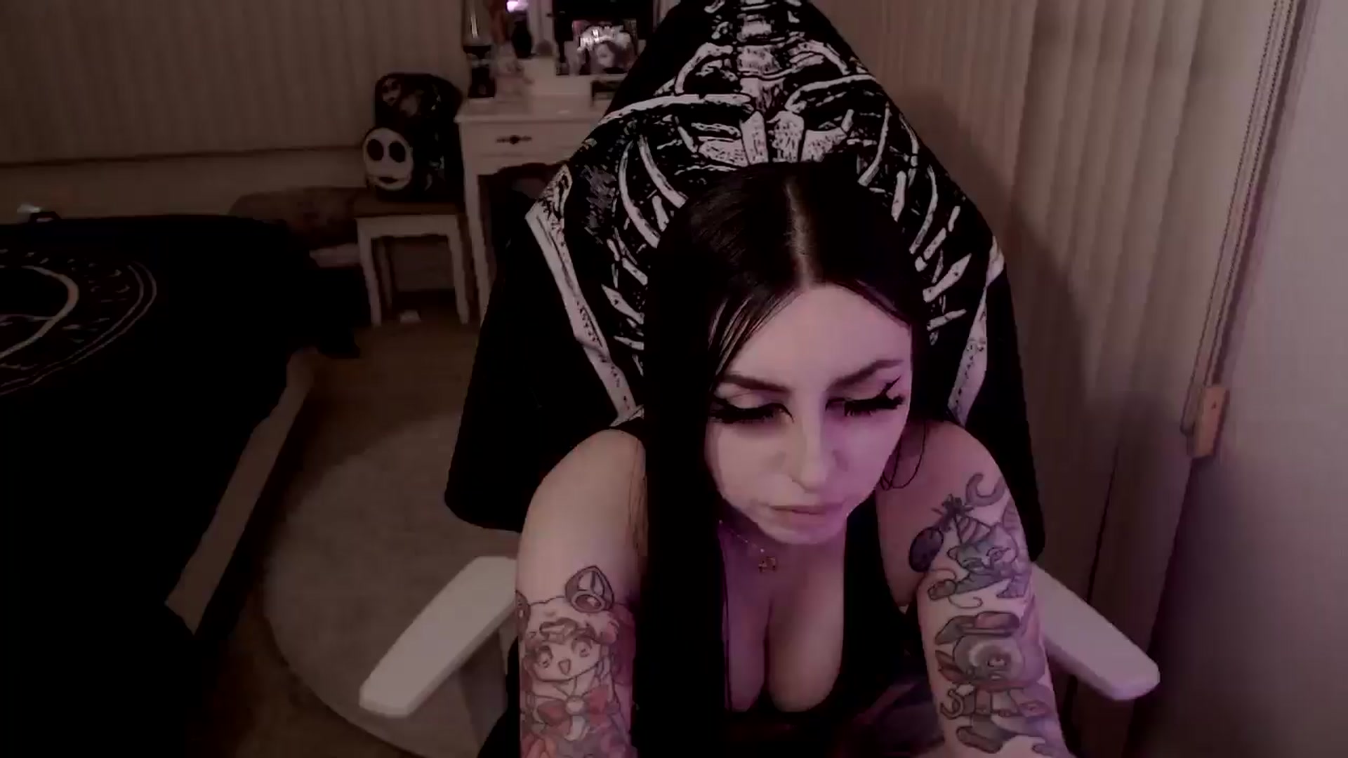 Gallery image thumbnail from wednesdaybae's myfreecams stream on, 03/07/2025, 09:35 image 17 of 20