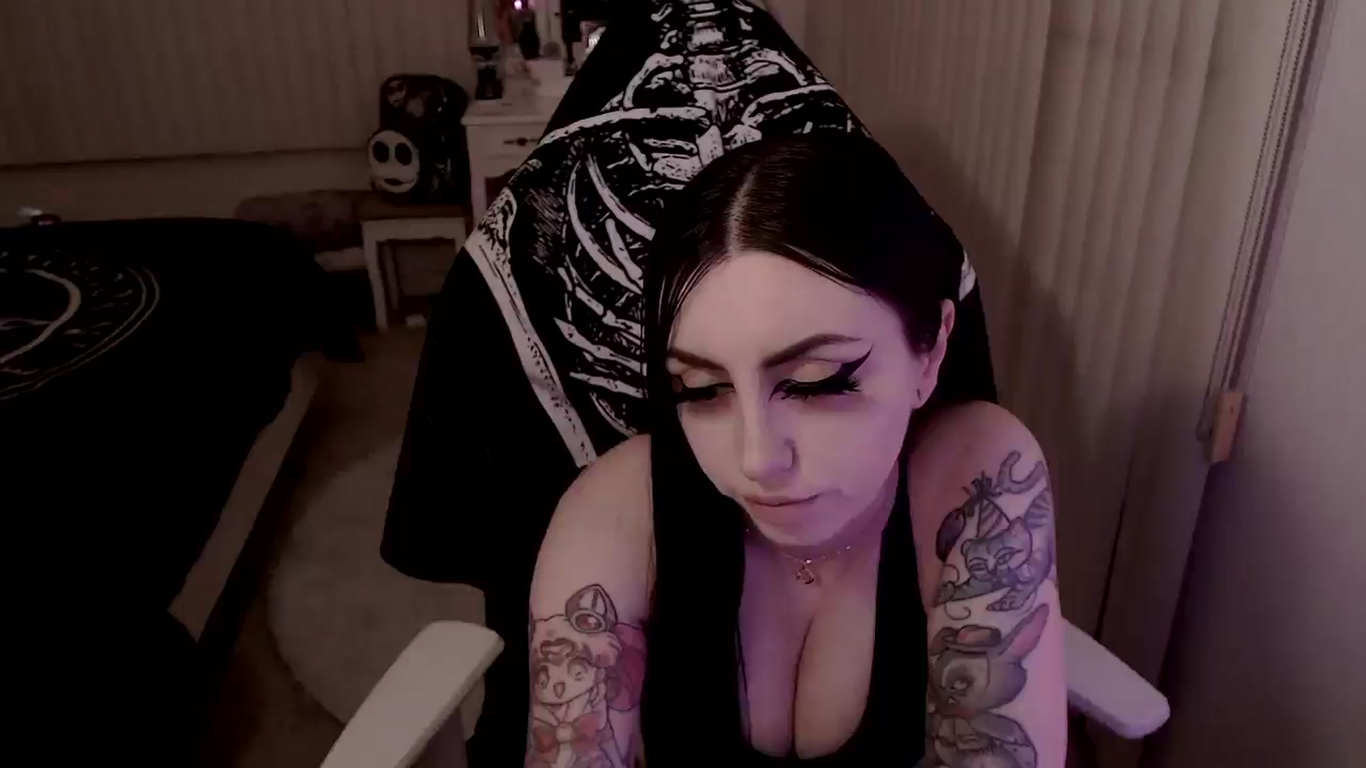 Gallery image thumbnail from wednesdaybae's myfreecams stream on, 03/07/2025, 10:13 image 9 of 20
