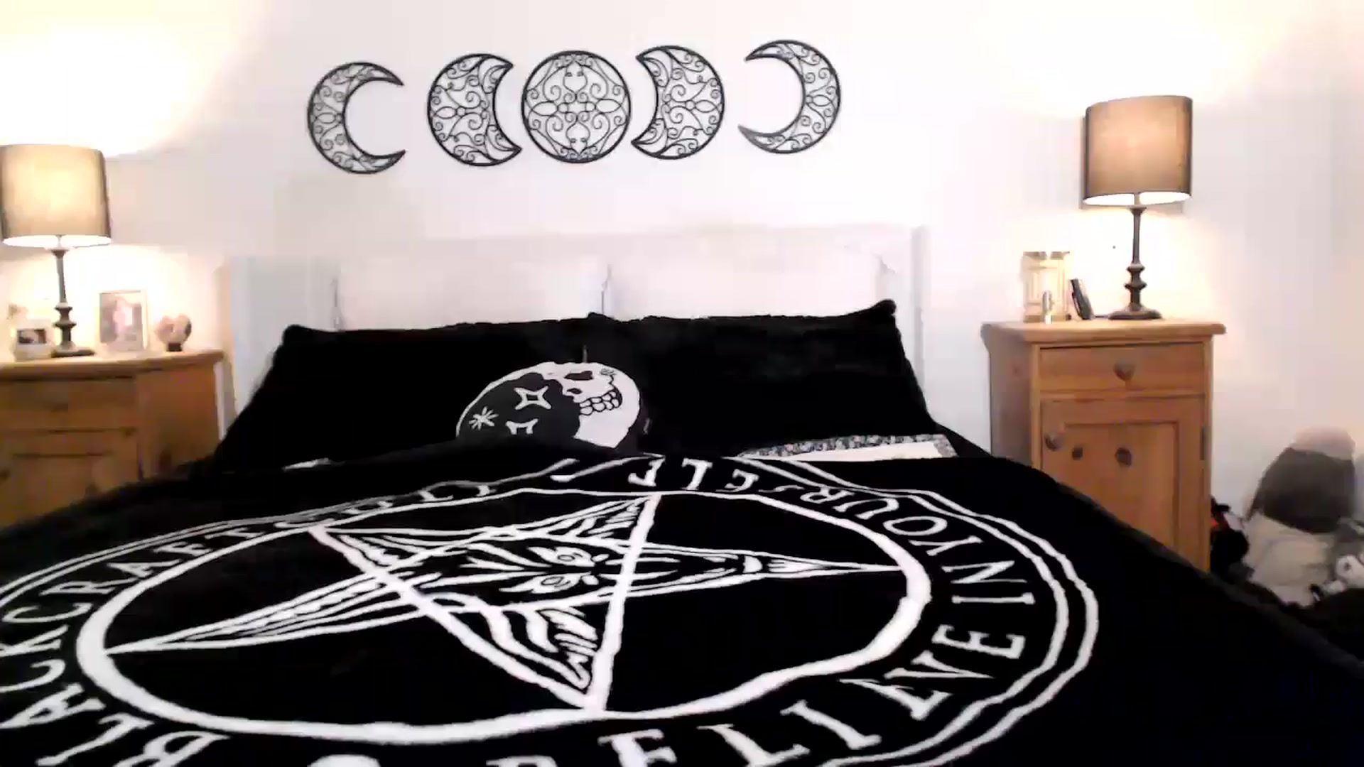 Gallery image thumbnail from wednesdaybae's myfreecams stream on, 03/26/2025, 10:42 image 1 of 20