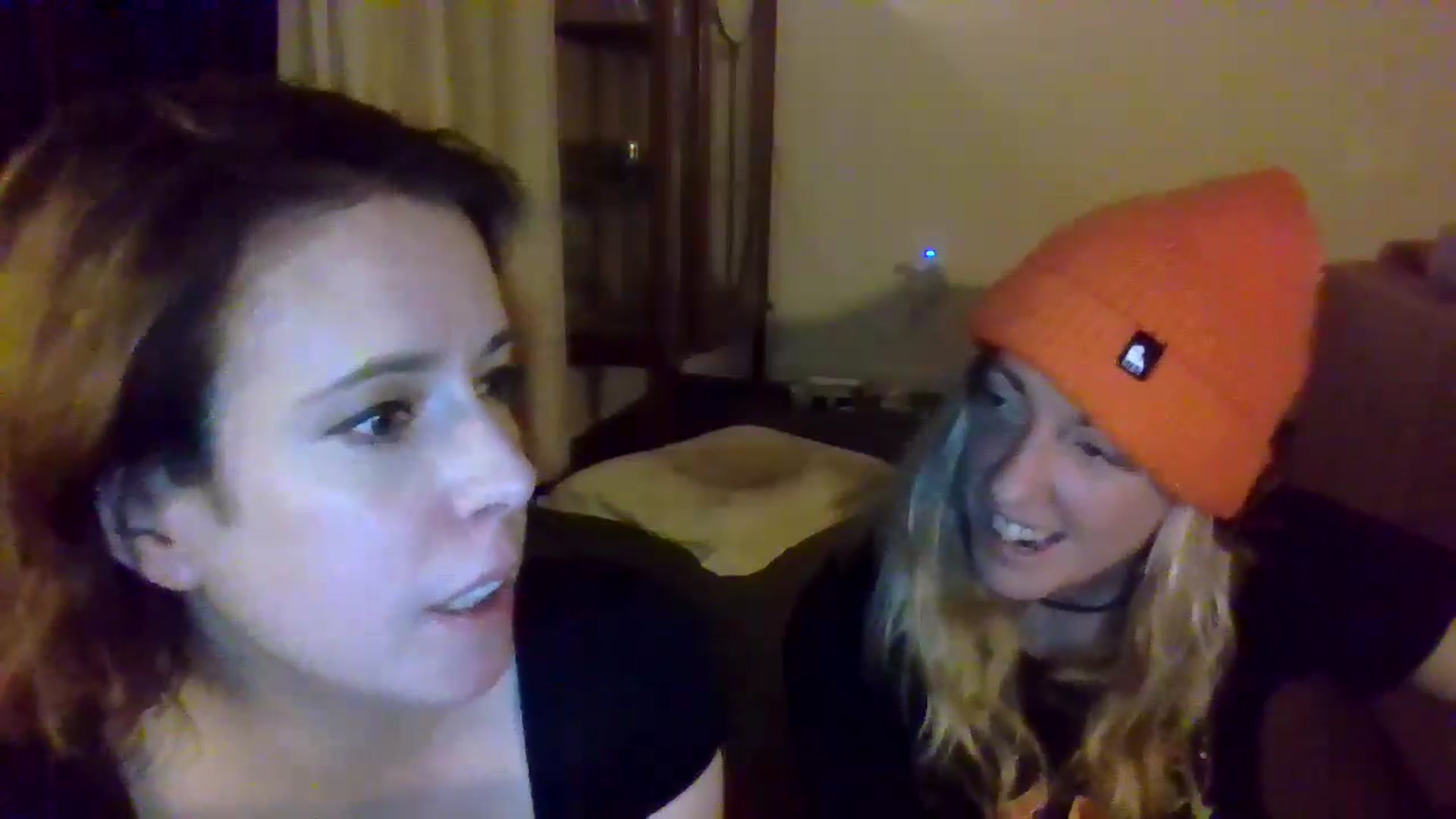 Gallery image thumbnail from wetsplay's myfreecams stream on, 03/26/2025, 14:03 image 18 of 20